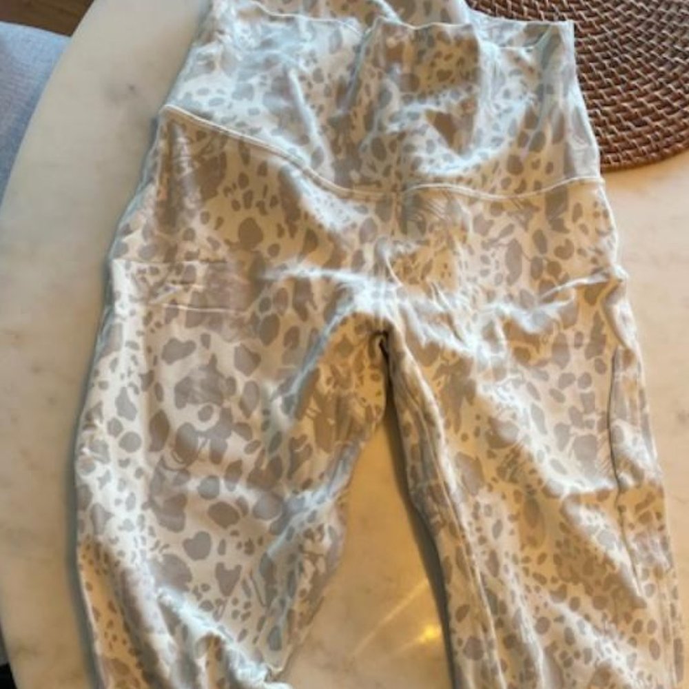 Lulu Lemon Cropped Leggings